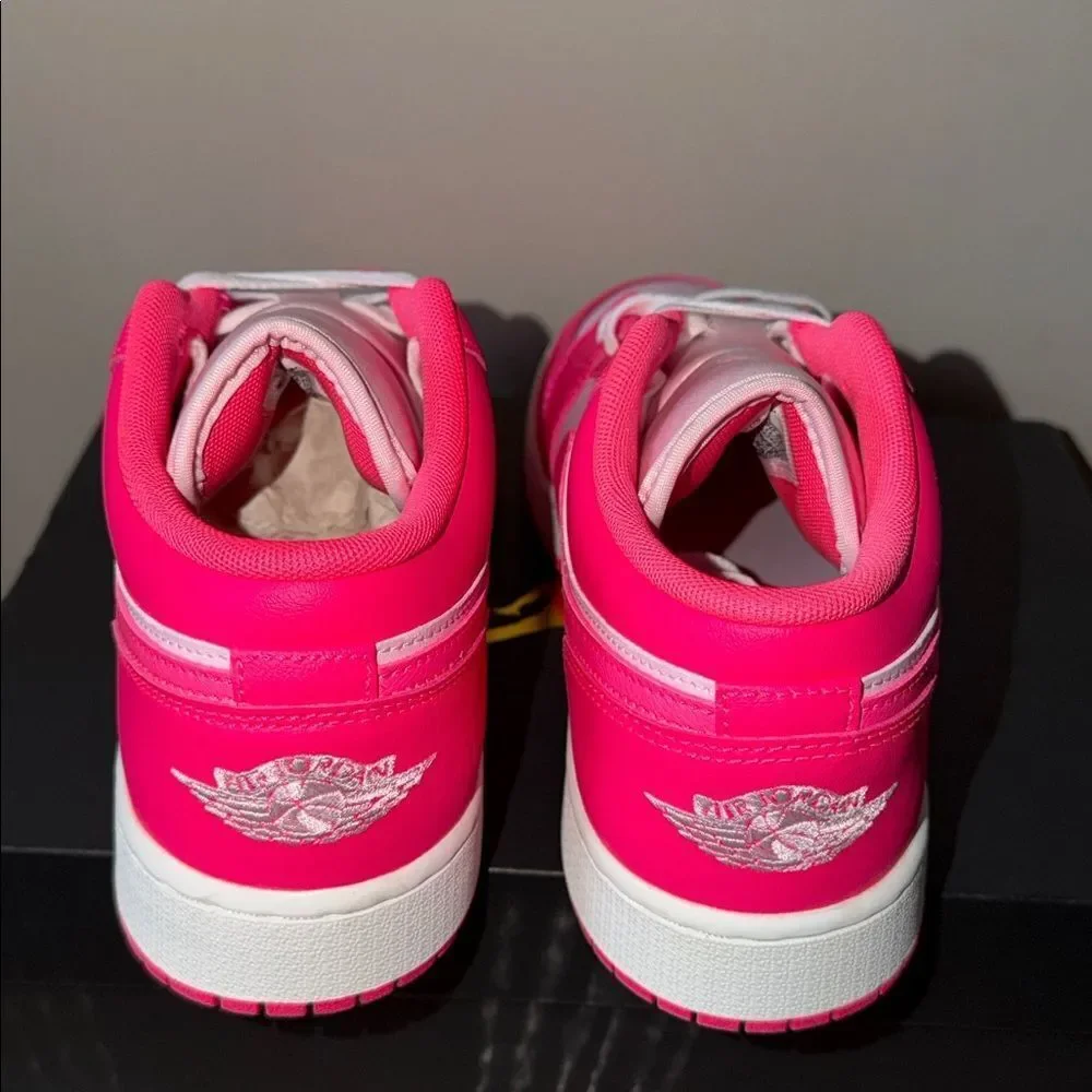 Air Jordan 1 Low GS Hyper Pink 553560-661 Size 7Y